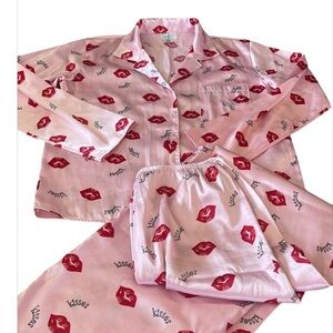 SHUT ⭐️satin pajama set